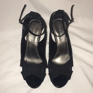 TAHARI Black Sandal Heels